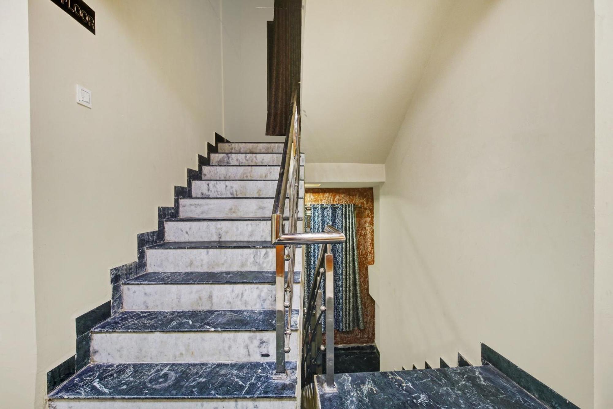 Hotel Super Collection O The Wishtler Bhopal Esterno foto